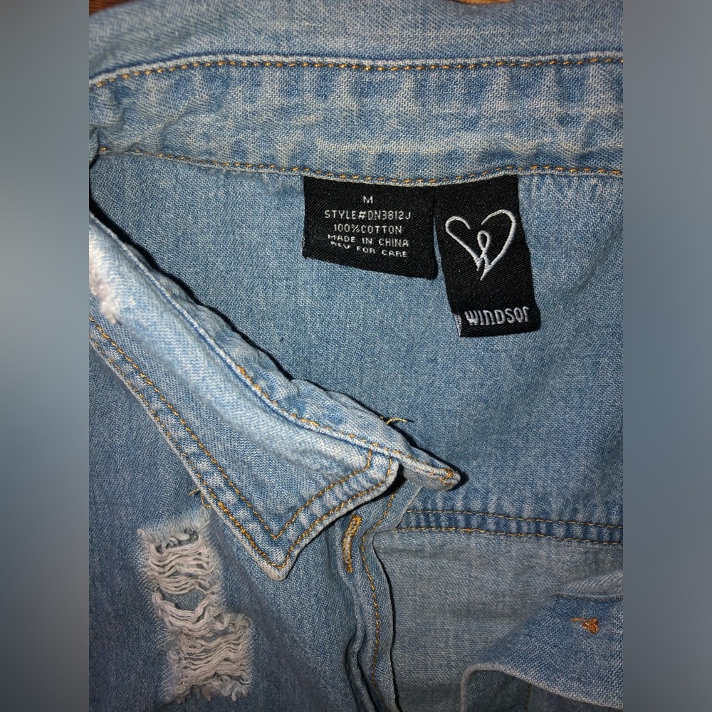 Women’s Jean denim shirt jacket distressed button up - Picture 11 of 11